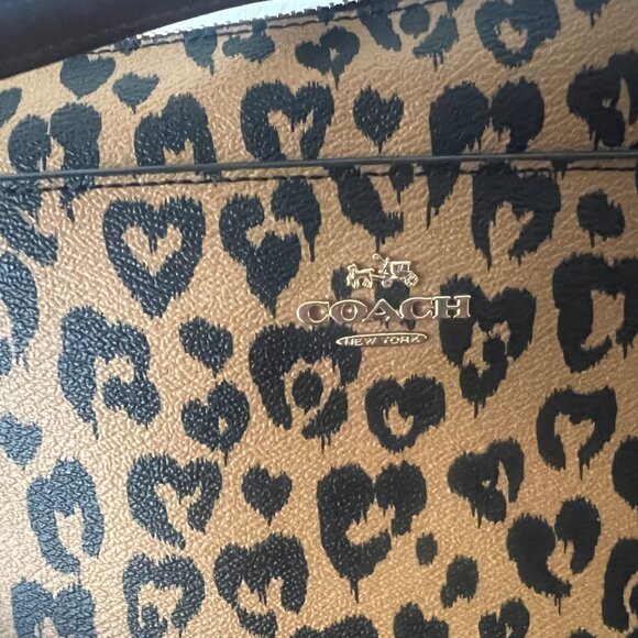 Coach - Picture 3 of 3